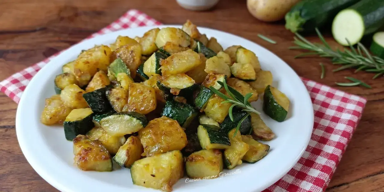 Zucchine patate e mozzarella in padella, un contorno saporito e facile da preparare.