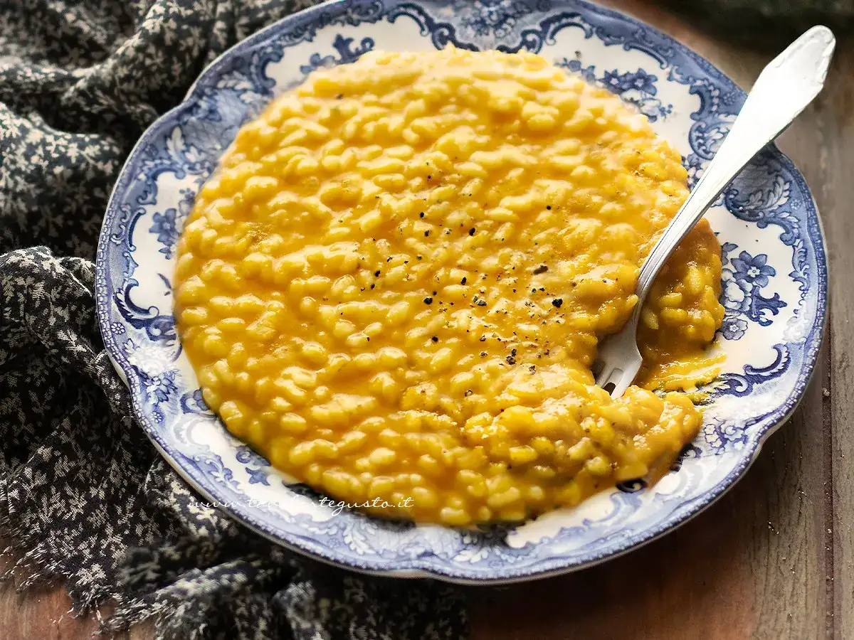 Risotto cremoso alla zucca Hokkaido, un comfort food perfetto per le fredde serate autunnali. Scopri le nostre ricette zucca hokkaido!